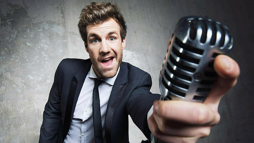 Luke Mockridge eröffnete den "Deutschen Comedypreis 2020" mit einer unterhaltsamen Bühnenshow.
