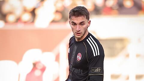 Wird Mittelfeldchef Adam Markhiev rechtzeitig fit? (Archivbild)