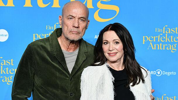 Mit Heiner Lauterbach ist Iris Berben aktuell in dem Film "Ein fast perfekter Antrag" zu sehen.