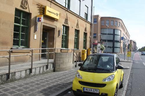 Hier verabschiedet sich bald der Gelbe Riese: Die Postfiliale in der Äußeren Bayreuther Straße beim Mercado-Einkaufszentrum.