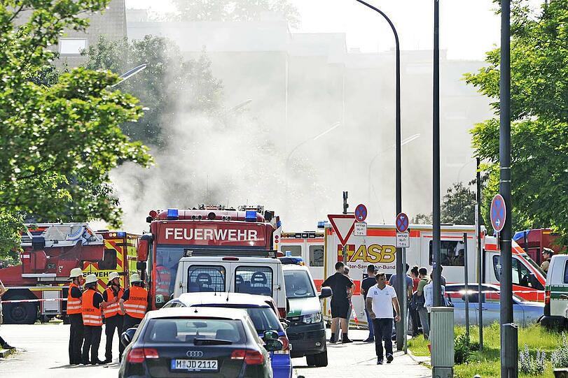 In Milbertshofen brannten zehn Autos in einer Tiefgrage. Es entstand ein enormer Sachschaden.