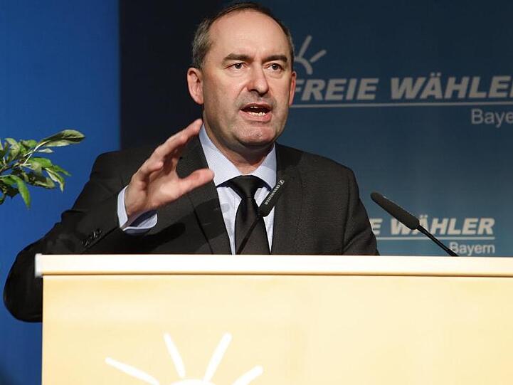 Der Chef der bayerischen Freien Wähler, Hubert Aiwanger, spricht. Foto: Herbert Mackert/Archiv