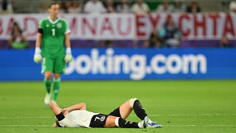 Am Boden: Giulia Gwinn. Am Boden: Giulia Gwinn.