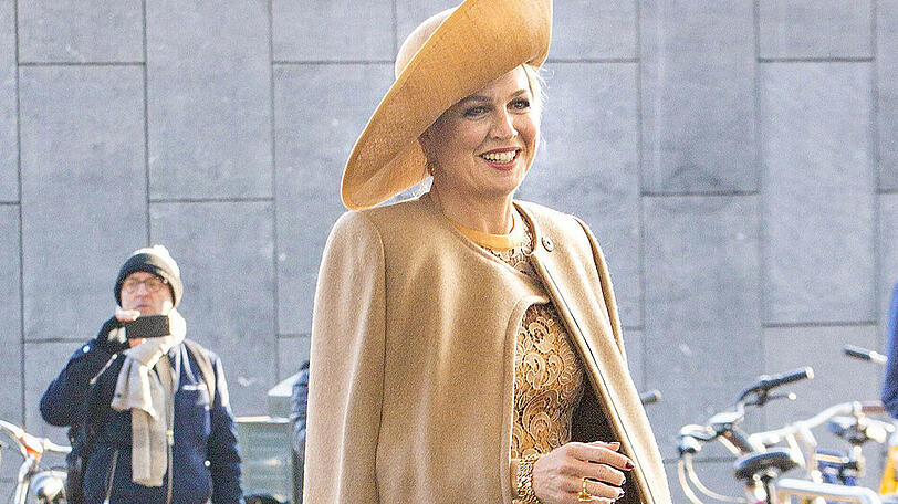 Königin Máxima auf dem Weg zum Stedelijk Museum