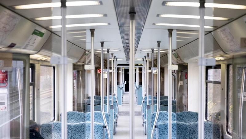 Eine menschenleere S-Bahn in Berlin. Eine menschenleere S-Bahn in Berlin.