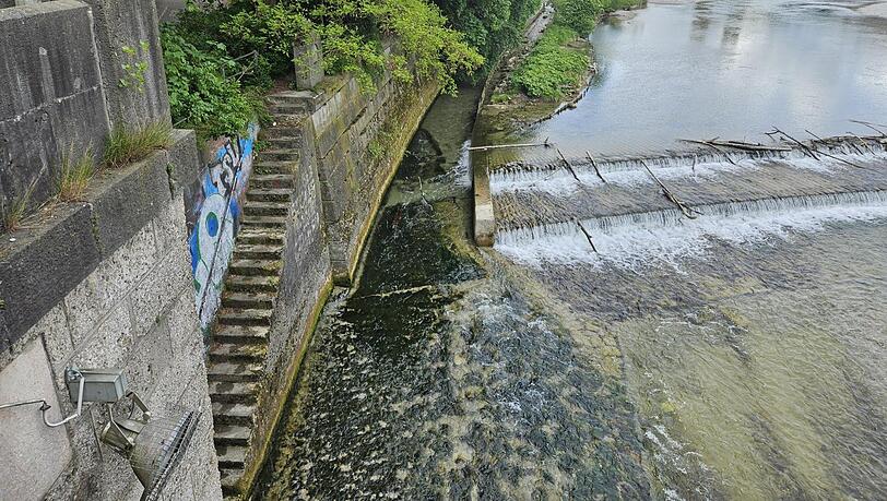 Die Isar an der Corneliusbrücke: Hier wurde das Kind am Freitagvormittag von den Polizisten gerettet. Die Isar an der Corneliusbrücke: Hier wurde das Kind am Freitagvormittag von den Polizisten gerettet.