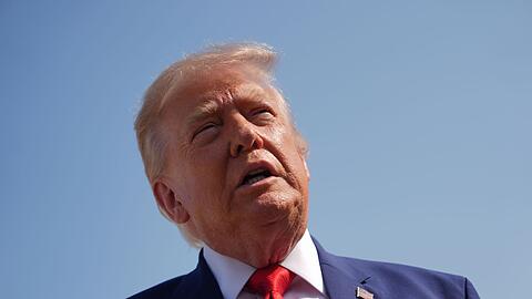 Trump k&uuml;ndigt nach iranischen Angriffen Vergeltung an. (Archivbild)