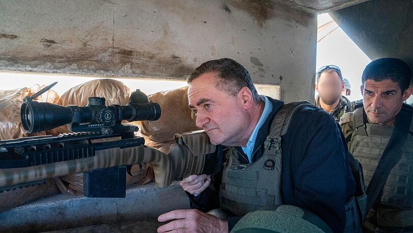 Israels Verteidigungsminister Israel Katz bei einem fr&uuml;heren Truppenbesuch im S&uuml;dlibanon. (Archivbild)