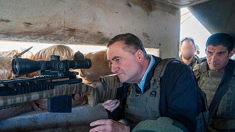 Israels Verteidigungsminister Israel Katz bei einem fr&uuml;heren Truppenbesuch im S&uuml;dlibanon. (Archivbild)