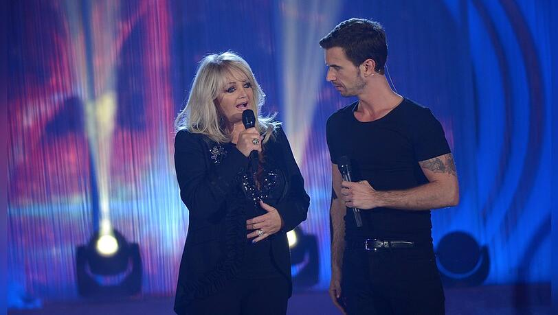 Florian Silbereisen und Bonnie Tyler bei einem gemeinsamen Auftritt im TV. Florian Silbereisen und Bonnie Tyler bei einem gemeinsamen Auftritt im TV.