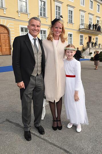 Traumhochzeit am Tegernsee - klicken Sie sich durch die Bilder der adeligen Vermählung von Sophie Herzogin von Württemberg und ihrem Comte Maximilien d&rsquo;Andigné!