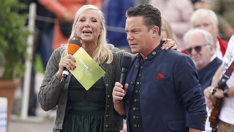 Bittere Pleite f&uuml;r Stefan Mross: Der Kollege von Andrea Kiewel muss das Aus von "Immer wieder sonntags" verkraften. 2027 gibt es keine neuen Ausgaben mehr in der ARD zu sehen.