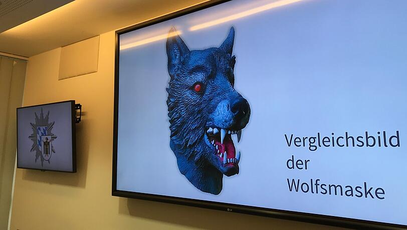 Ein Mann zieht sich eine Wolfsmaske über das Gesicht und vergewaltigt eine Elfjährige - dabei war er bereits wegen sexuellen Vergehen polizeibekannt. Warum war er auf freiem Fuß? Ein Mann zieht sich eine Wolfsmaske über das Gesicht und vergewaltigt eine Elfjährige - dabei war er bereits wegen sexuellen Vergehen polizeibekannt. Warum war er auf freiem Fuß?