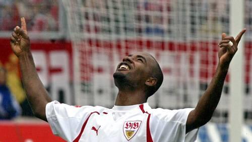 Gläubiger Christ: VfB-Stürmer Cacau. Gläubiger Christ: VfB-Stürmer Cacau.