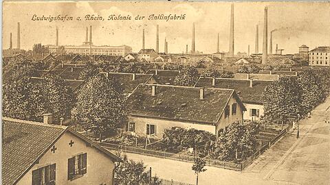 Historische Aufnahme von BASF-Werkswohnungen in Ludwigshafen: Der Konzern will nun 4.400 Wohnungen verkaufen.