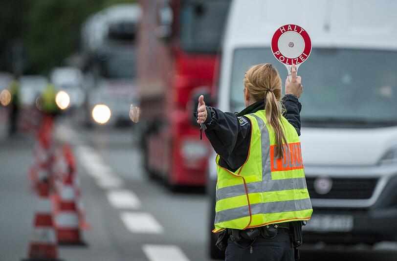 Sollte künftig jedes Fahrzeug an den  Grenzübergängen kontrolliert werden, müssten Autofahrer deutlich mehr Zeit einkalkulieren.