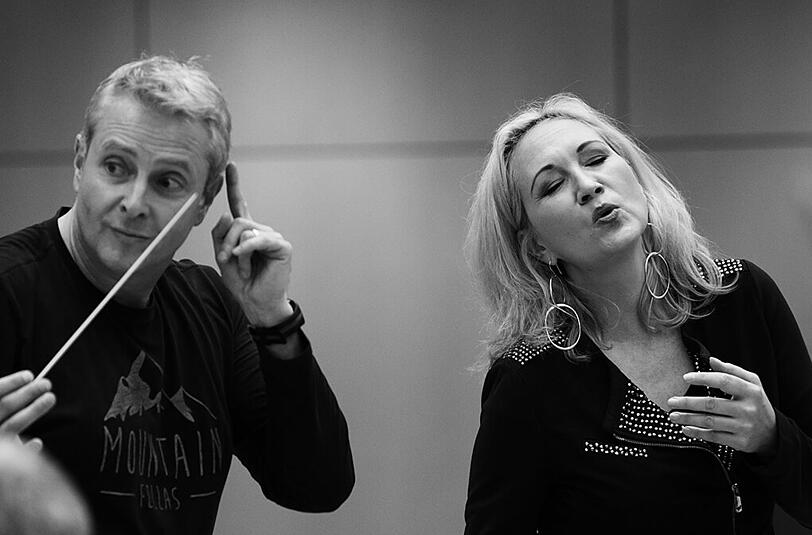 Simone Kermes bei der Probe mit dem Dirigenten Alexander Liebreich.