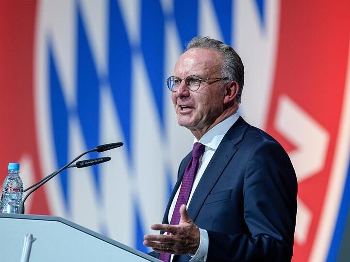 Karl-Heinz Rummenigge, Vorstandschef von FC Bayern, legt den Bericht des Vorstands der FC Bayern München AG ab. Foto: Matthias Balk/Archiv
