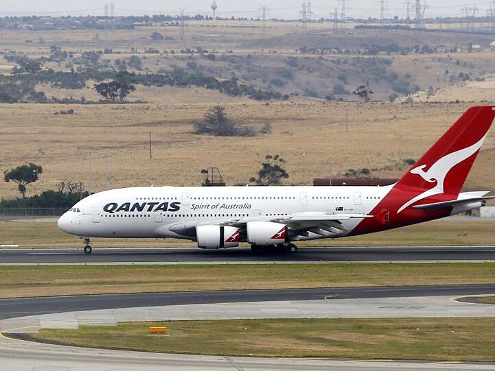 Qantas hat derzeit zwölf Maschinen des Typs A380 in Betrieb, des größten Passagierflugzeugs der Welt.