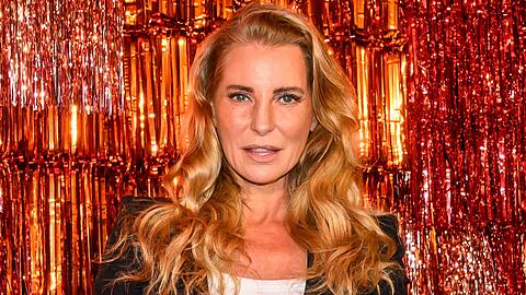 Giulia Siegel weist in einem neuen Promi-Format eine VIP-Dame zurecht, die sich transfeindlich ge&auml;u&szlig;ert hat.