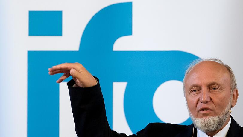 Er ist der wohl bekannteste Wirtschaftsprofessor Deutschlands: Hans-Werner Sinn. Er ist der wohl bekannteste Wirtschaftsprofessor Deutschlands: Hans-Werner Sinn.