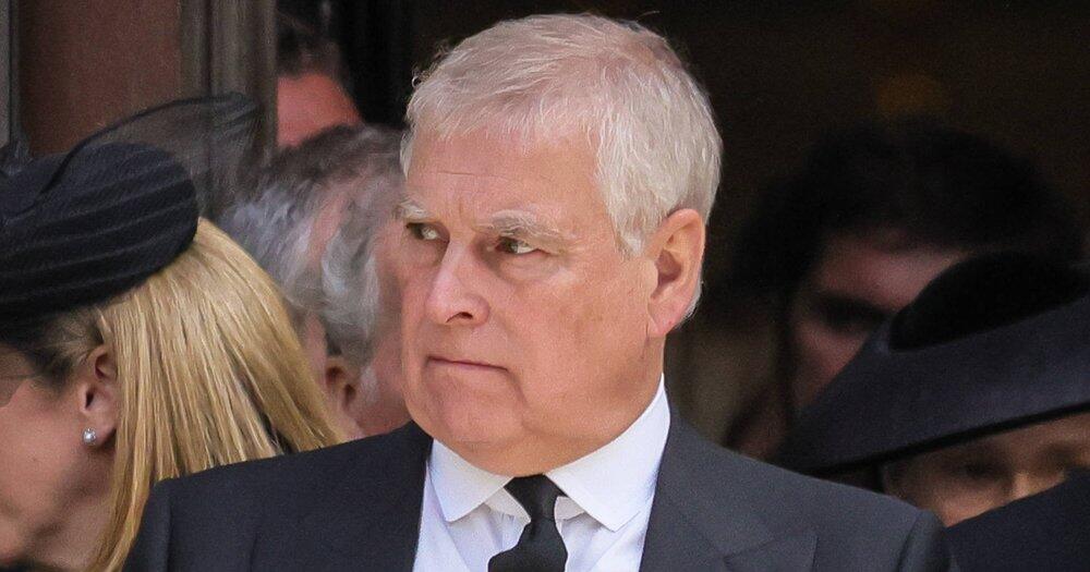 Warnplakate-gegen-Andrew-Mountbatten-Windsor-in-Sandringham-verteilt