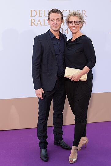 Moderatoren.Ehepaar Alexander Bommes und Julia Westlake