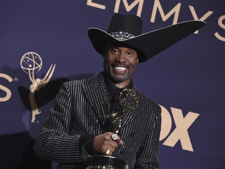 Billy Porter mit seinem Emmy als "Bester Hauptdarsteller in einer Drama-Serie".