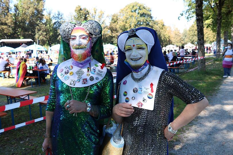 Die Schwestern Margret und Ada.