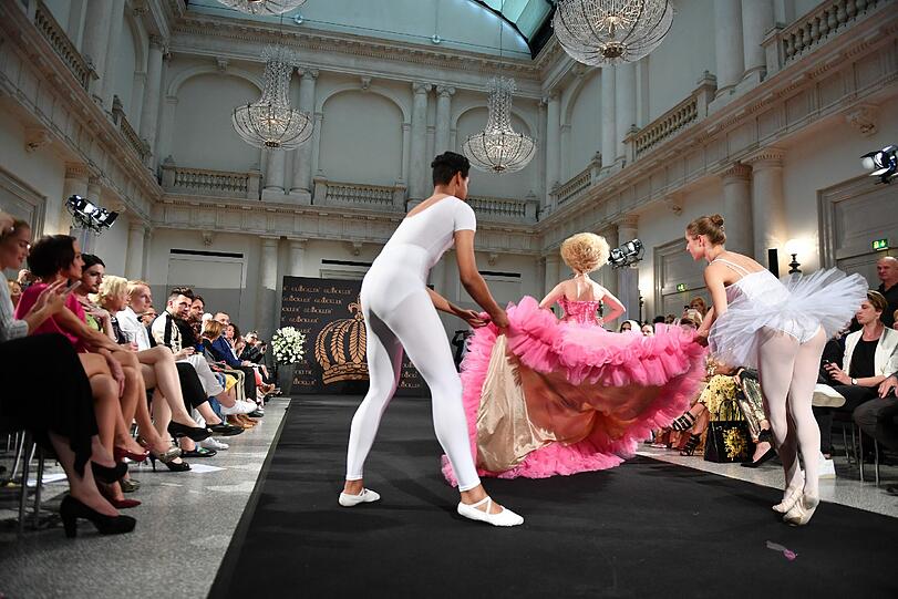 Harald Glööckler hat auf der Berlin Fashion Week seine neue Kollektion präsentiert.