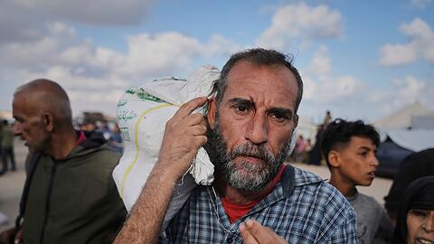 Die Gaza Humanitarian Foundation verteilt Lebensmittel an die Palästinenser im Gazastreifen. Sie ist umstritten - vor allem wegen der vielen getöteten und verletzten Zivilisten im Umfeld der Lebensmittelverteilung. (Archivfoto)