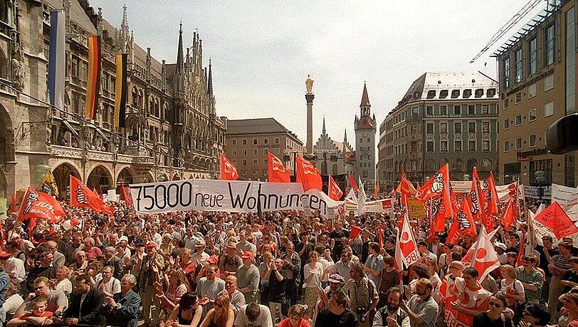 Tradition: die Mai-Kundgebung auf dem Marienplatz. (Archivbild) Tradition: die Mai-Kundgebung auf dem Marienplatz. (Archivbild)
