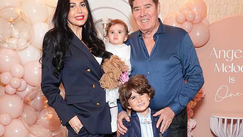 Rafaella Nussbaum und Jack White mit ihren Kindern Maxi und Angelina.