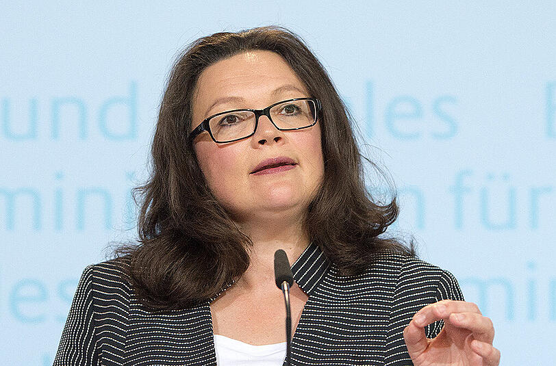 Von der Bundesvereinigung der Deutschen Arbeitgeberverbände (BDA) wurde die Bundesregierung aufgefordert, wegen des digitalen Wandels den Acht-Stunden-Tag aus dem Arbeitszeitgesetz zu streichen.