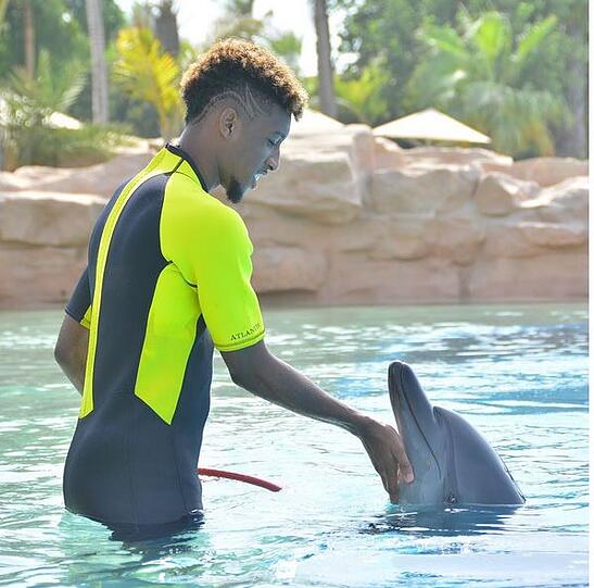 Mit Delfinen hält Kingsley Coman seine 1,4 Millionen Follower bei Laune. Im Ranking kommt er damit auf Platz 11.