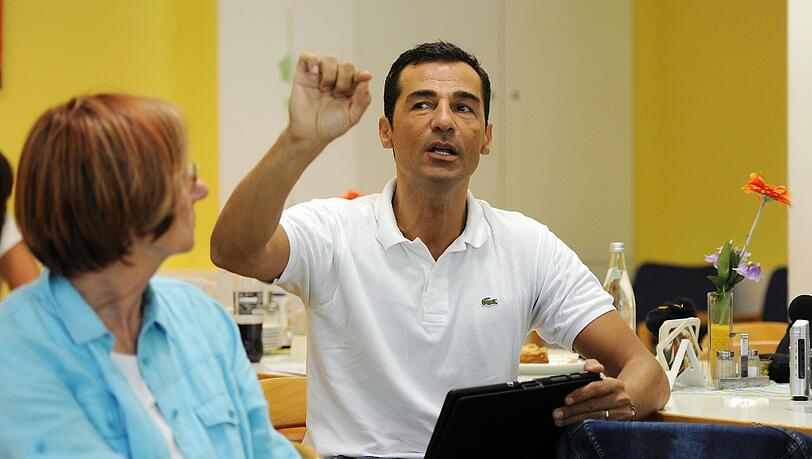 Erol Sander im Gespräch mit den Senioren. Erol Sander im Gespräch mit den Senioren.
