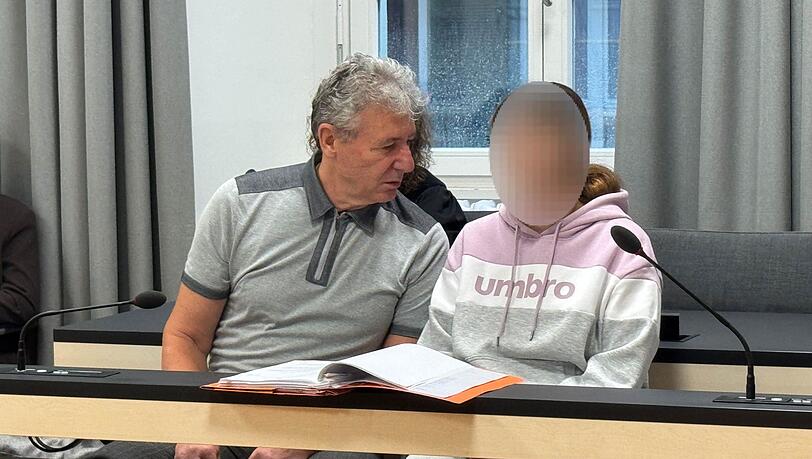 Die 34-Jährige muss sich wegen versuchten Mordes verantworten. Die 34-Jährige muss sich wegen versuchten Mordes verantworten.