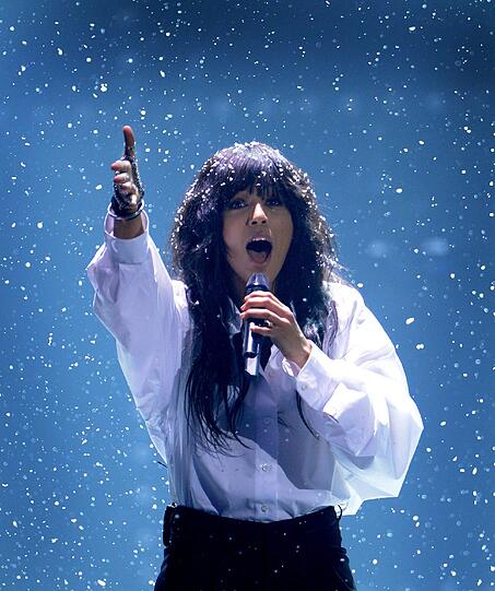 Bis zur letzten Minute liefern sich Cascada und LaBrassBanda ein Kopf-an-Kopf-Rennen beim Vorentscheid zum Eurovision Song Contest. Am Ende setzen die Zuschauer auf Pop. Die Bilder aus Hannover