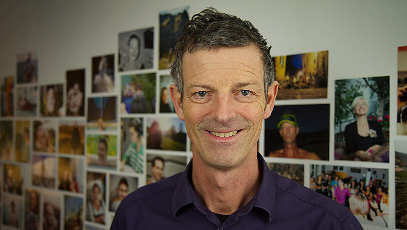 Der 55-jährige gebürtige Hamburger Daniel Sponsel ist Autor, Regisseur und Kameramann und war wissenschaftlicher Mitarbeiter an der Münchner HFF. Seit 2009 leitet er das Internationale Dokumentarfilmfestival München. Der 55-jährige gebürtige Hamburger Daniel Sponsel ist Autor, Regisseur und Kameramann und war wissenschaftlicher Mitarbeiter an der Münchner HFF. Seit 2009 leitet er das Internationale Dokumentarfilmfestival München.