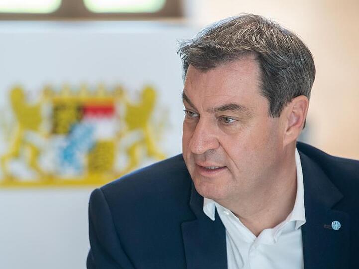 Markus Söder zu Beginn der Kabinettssitzung an seinem Platz im Kuppelsaal der Bayerischen Staatskanzlei.