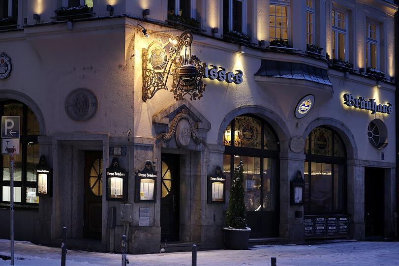 Auch im Weissen Bräuhaus wird schon gewerkelt.