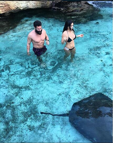 Luxuskarren, Waffen und viel, viel nackte Haut - diese drei Dinge bestimmen das Leben von Instagram-Playboy Dan Bilzerian.