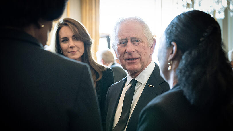 Momentan fallen gleich zwei Mitglieder der royalen Familie aus: Prinzessin Kate und König Charles