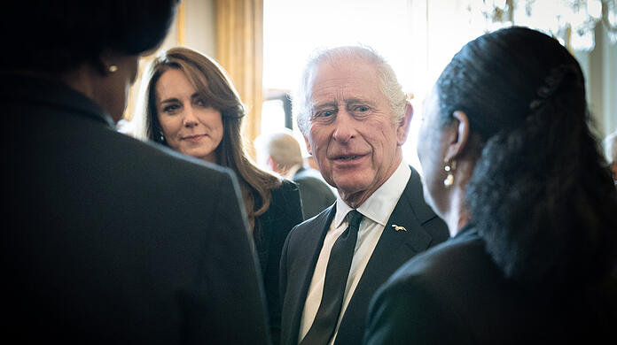 Momentan fallen gleich zwei Mitglieder der royalen Familie aus: Prinzessin Kate und König Charles