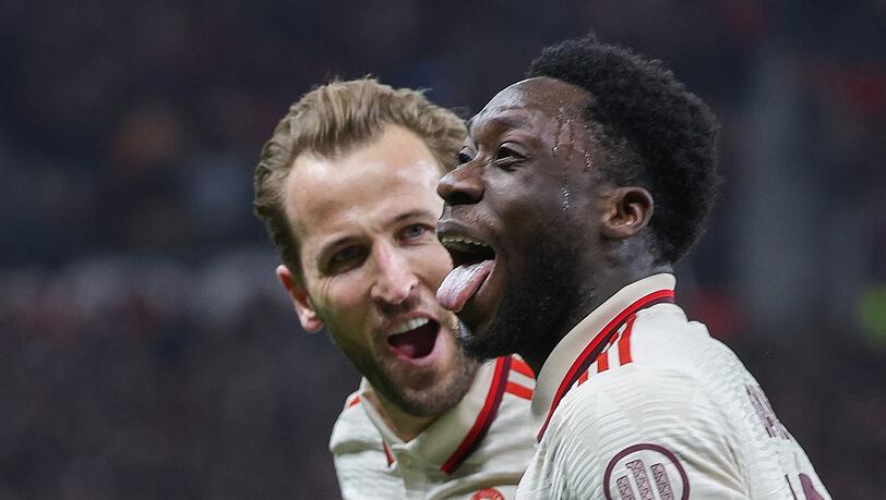Passend zu den steigenden Temperaturen blüht beim FC Bayern um Trainer Vincent Kompany sowie Harry Kane (r.) und Alphonso Davies das berühmte Mia san Mia wieder auf. Passend zu den steigenden Temperaturen blüht beim FC Bayern um Trainer Vincent Kompany sowie Harry Kane (r.) und Alphonso Davies das berühmte Mia san Mia wieder auf.
