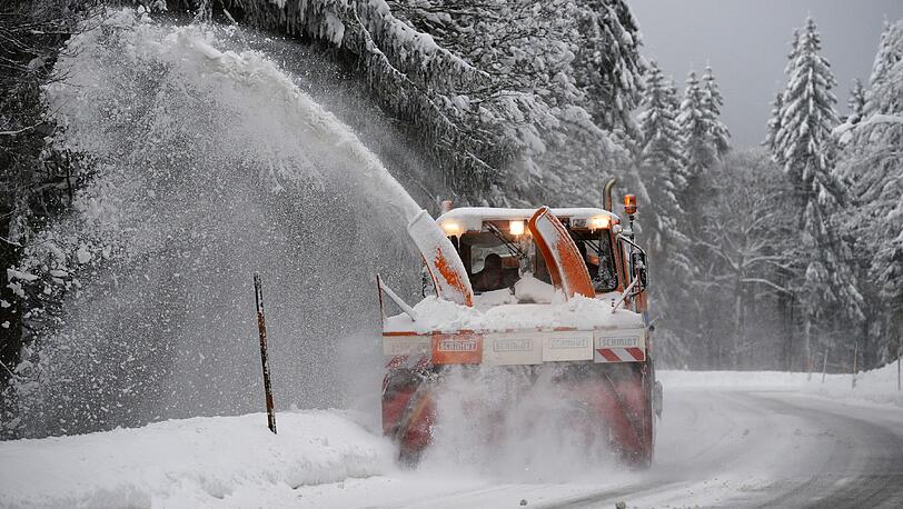 Schneefall in Bayern! Auch in anderen Teilen Deutschland schneite es heftig!