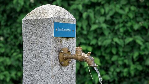 Mancherorts werden Brunnen au&szlig;er Betrieb genommen. (Symbolbild)