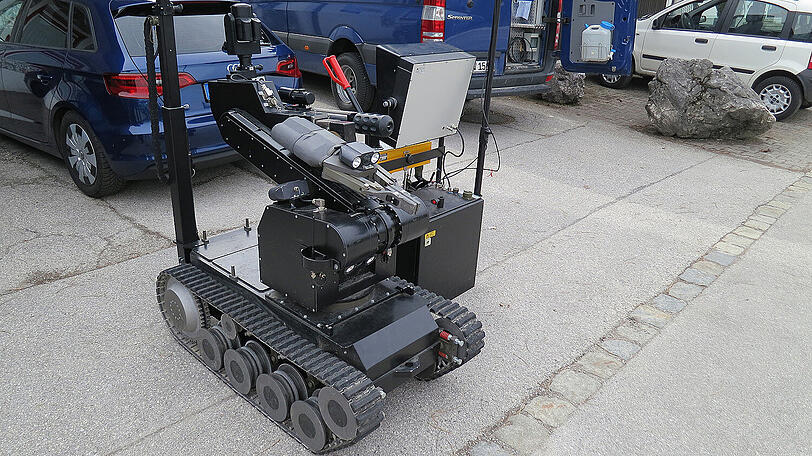 Ein Spezialroboter untersuchte im Inneren der Bank den Rollstuhl.