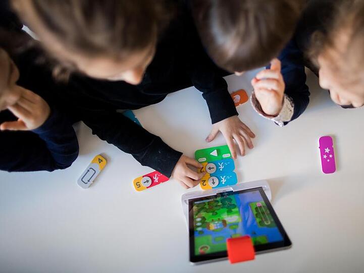 Mehr Geld für digitale Klassenzimmer gefordert. Foto: Rolf Vennenbernd/Archiv