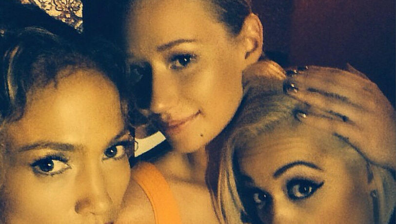 Jennifer Lopez (l.) mit Iggy Azalea und Rita Ora (r.) Jennifer Lopez (l.) mit Iggy Azalea und Rita Ora (r.)